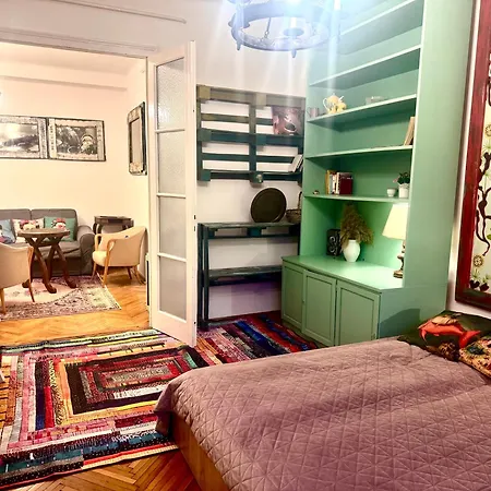 Cozy Arty Flat Near The Castle Apartmán *
