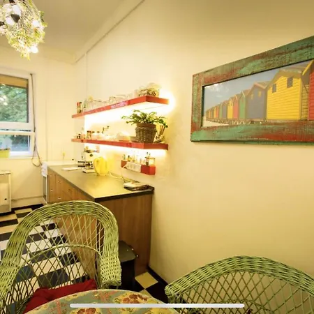 Cozy Arty Flat Near The Castle Apartmán